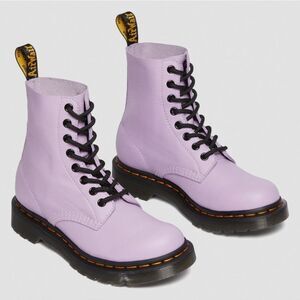 🩵NIB Dr. Martens Lilac Pascal Virginia Leather 1460 Boots Size 9